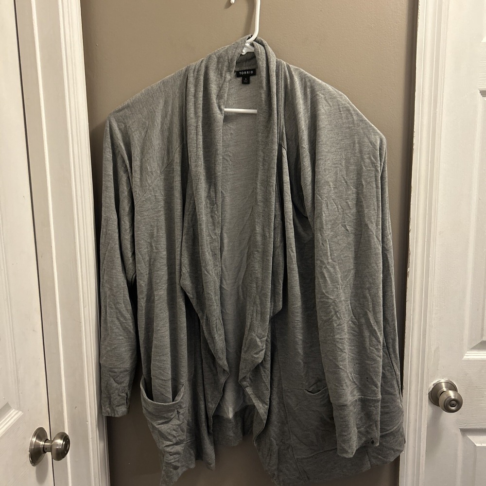 Torrid Super Soft Gray Long Sleeve Drape Front Cardigan sz 3
